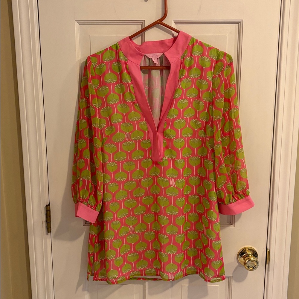Lilly Pulitzer Pink and green Blouse tunic  size 8 in like new condition